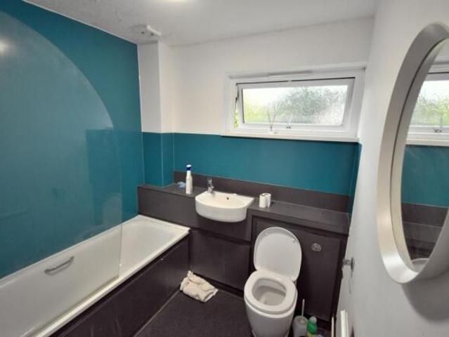 Cottage for rent in Reading