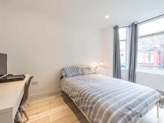 Cottage for rent in Levenshulme, Manchester