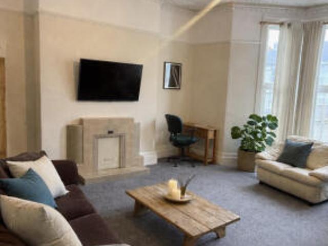 Cottage for rent in Mutley, Plymouth