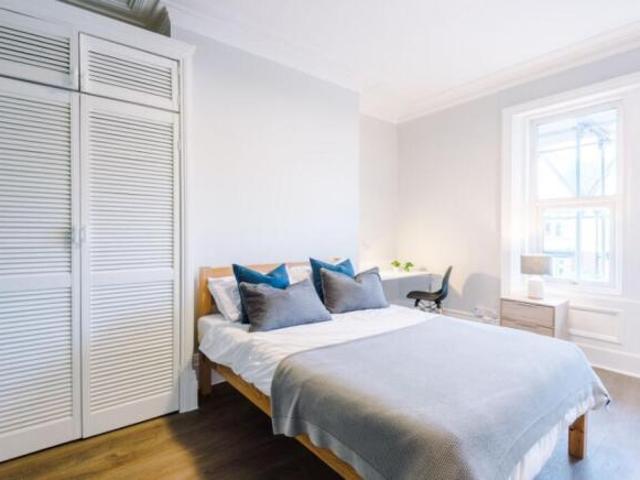 Cottage for rent in Newcastle, Leslie