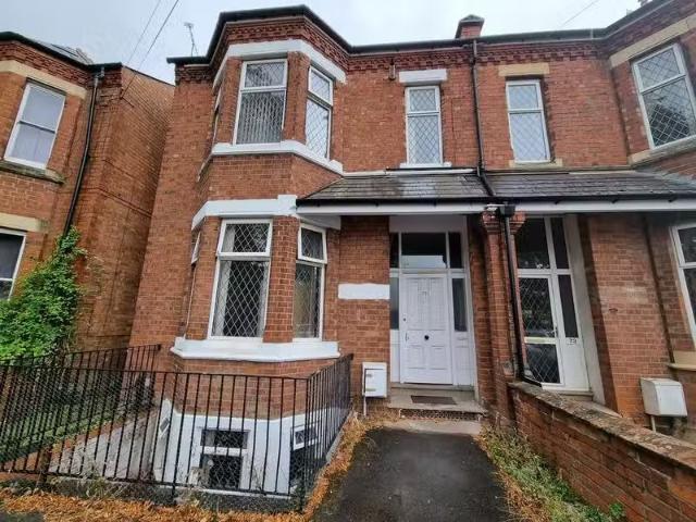 House for rent in Green Close, Warwickshire