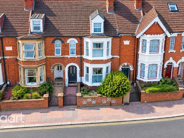 House for sale in Harpur, Bedford