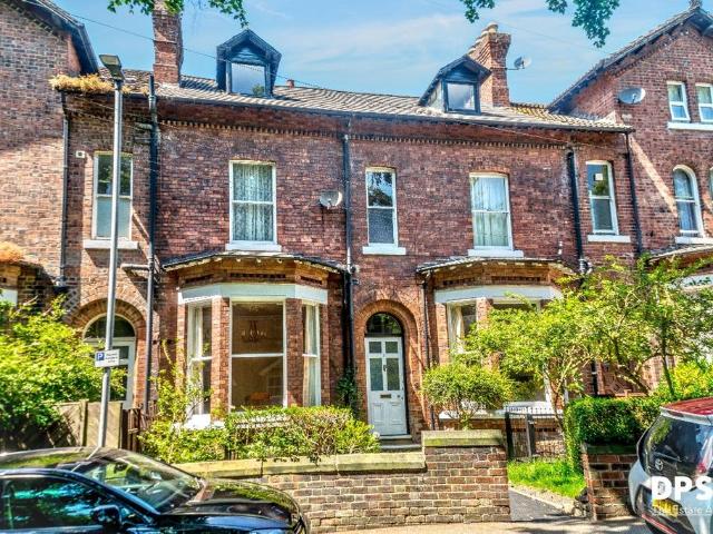 House for sale in Pinders Heath, West Yorkshire