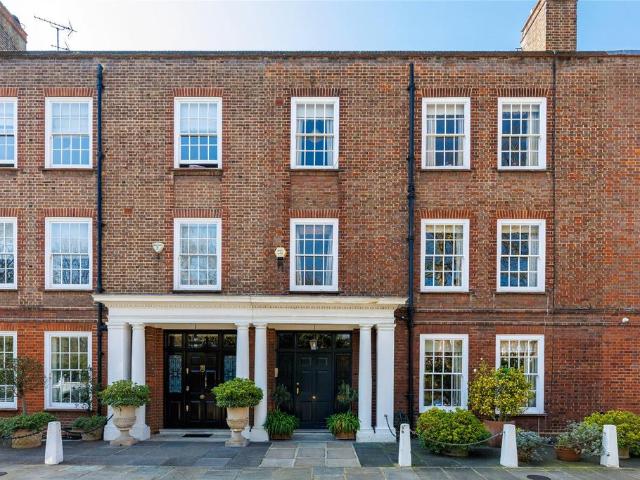 House for sale in Chelsea, Greater London