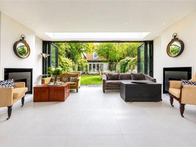 House for sale in Royal Borough of Kensington and Chelsea, Greater London