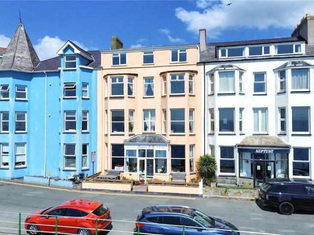 House for sale in Criccieth