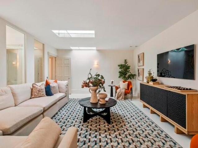 Cottage for sale in Cat Hill
