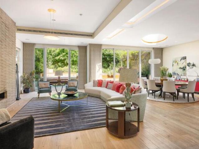 Cottage for sale in Cat Hill