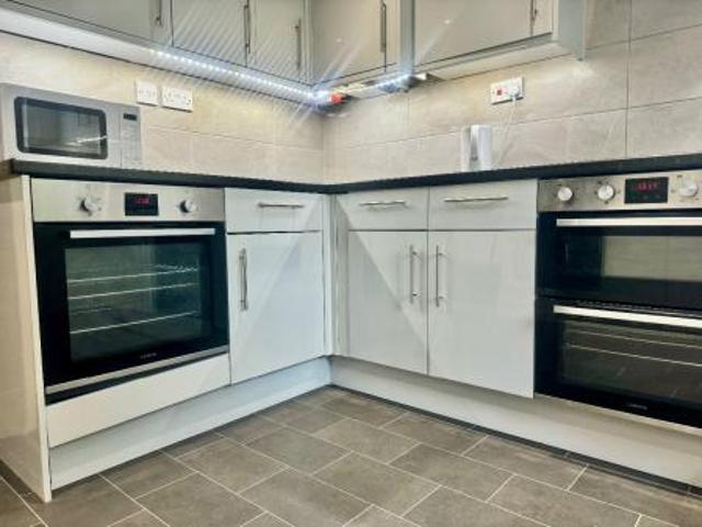 House for rent in Hales Place, The Bridge