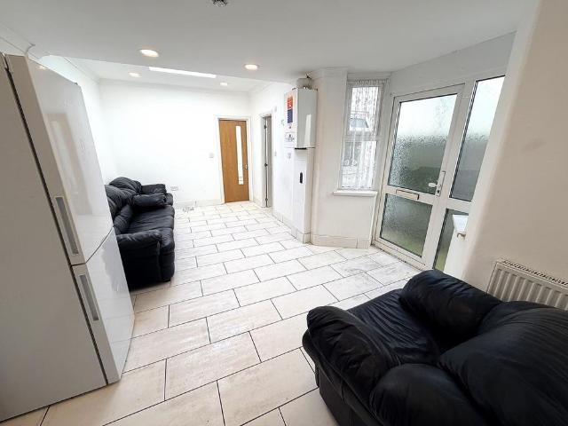 House for rent in Upton, Greater London