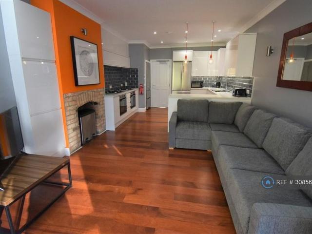 House for rent in Newtown, Reading