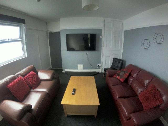 Room for rent in Nangreaves, Wales