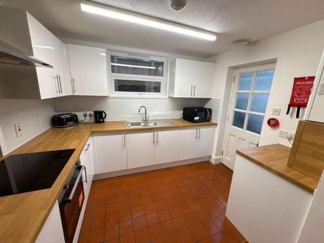 Townhouse for rent in Newtown, Exeter
