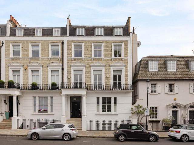 House for sale in Kensington, Greater London