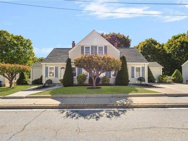 House for sale in West Warwick, Kent County