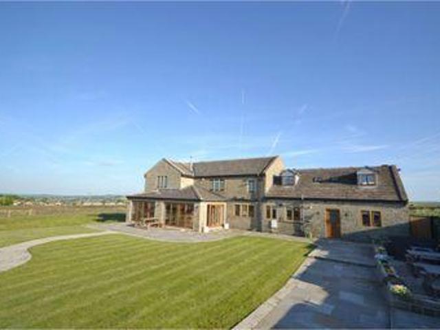 House for sale in Huddersfield, West Yorkshire