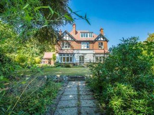 House for sale in Hillview, Surrey