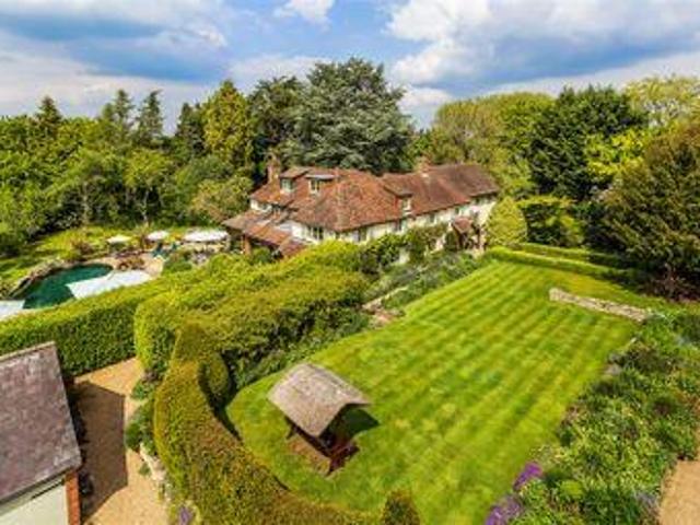 House for sale in Pachesham Park, Surrey