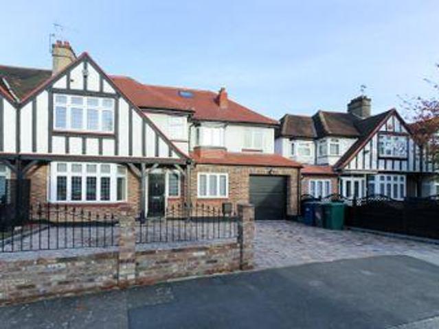 House for sale in Edgware, Greater London