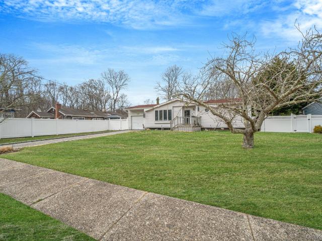 House for sale in Bohemia, New York