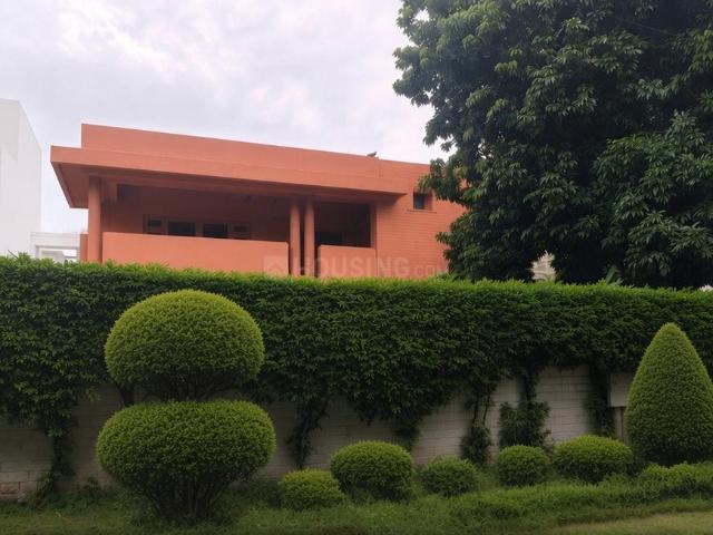 House for sale in 8B, Chandigarh