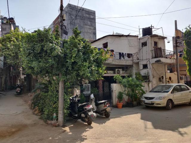 House for sale in North East Delhi, Deri