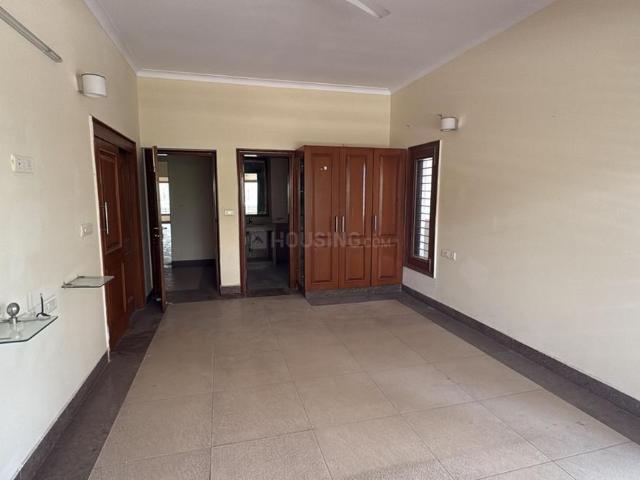 Villa for rent in Noida