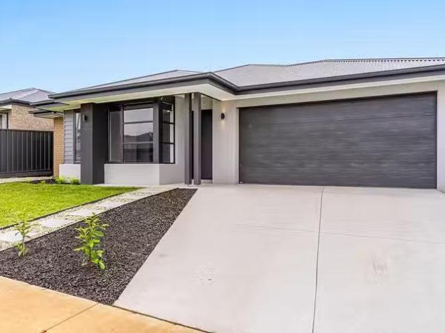 House for rent in Huntly, Victoria
