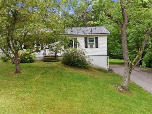 House for sale in Paris, Maine