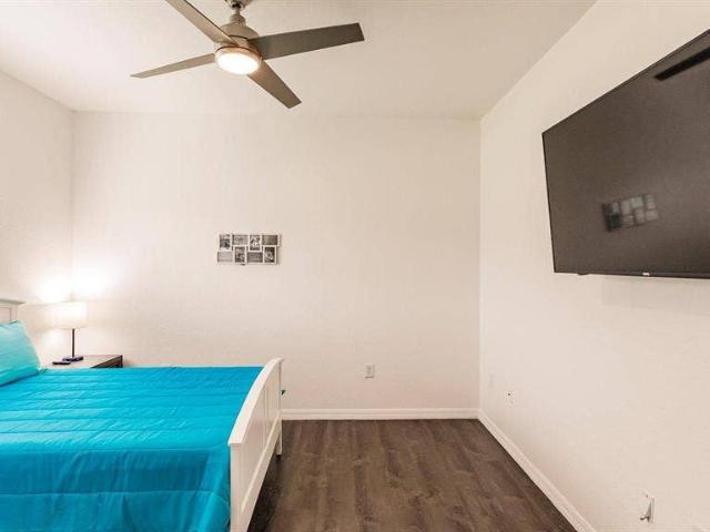 Room for rent in North Port, Florida