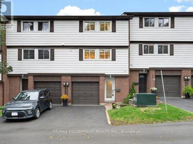 Townhouse for sale in Creighton West, Hamilton