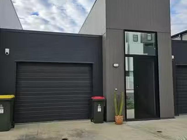 House for rent in Sunshine North, Victoria