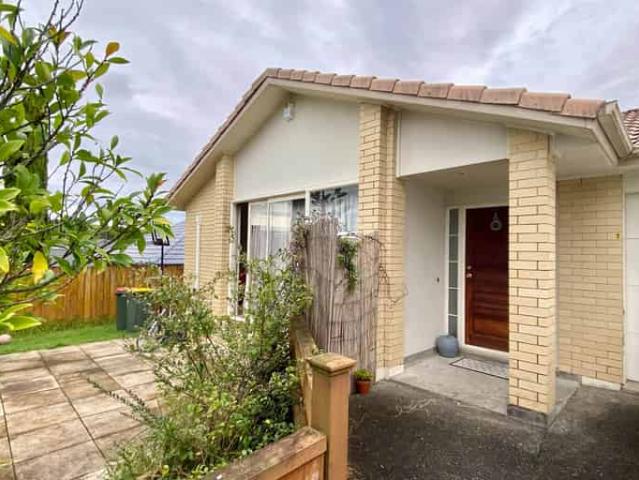 House for rent in Paremoremo, Oroua County