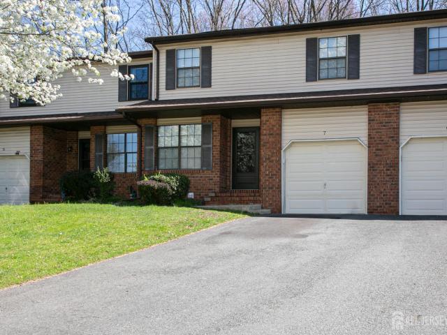 Property for rent in Oak Tree, Edison
