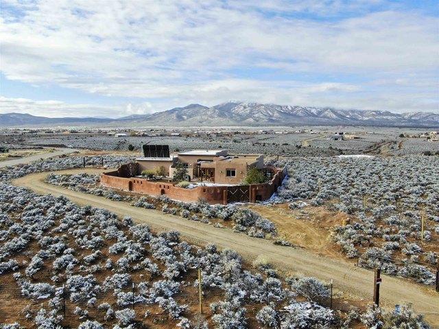 House for sale in Ranchos De Taos, New Mexico