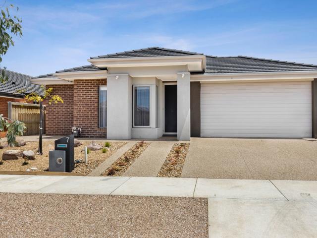 Apartment for rent in Warralily Central, Geelong