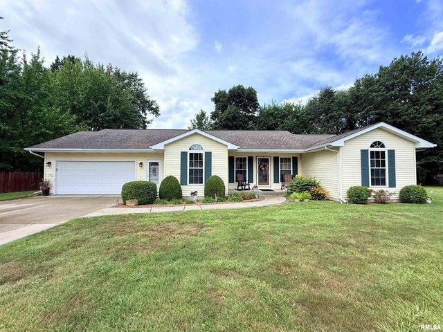 House for sale in Taylorville, Christian County