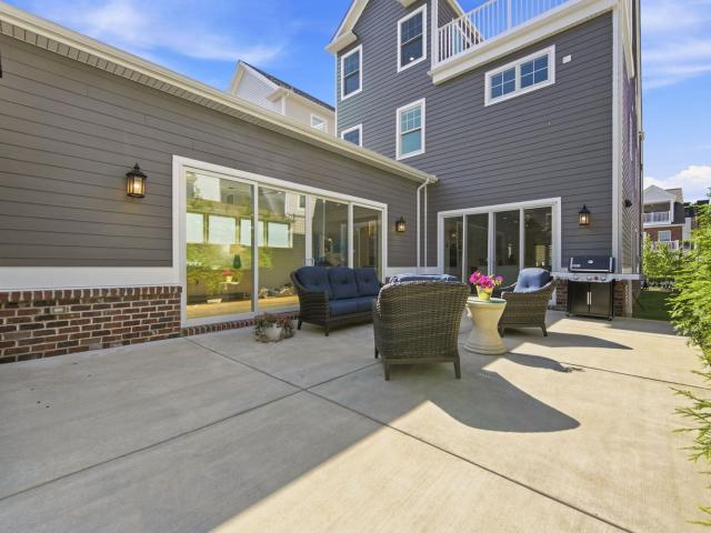 House for sale in Oakmont, Pennsylvania