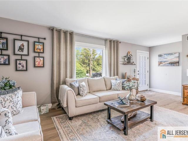 House for sale in Middlesex, New Jersey