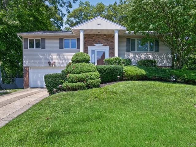 House for sale in Huntington, New York