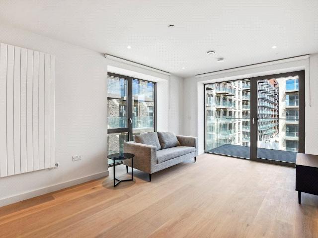Studio for rent in Silvertown, Greater London
