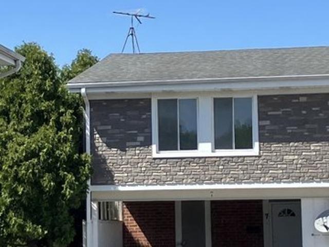 Townhouse for sale in Palos Hills, Illinois