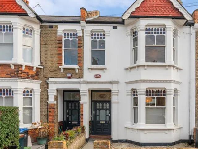 House for rent in Brondesbury, Greater London