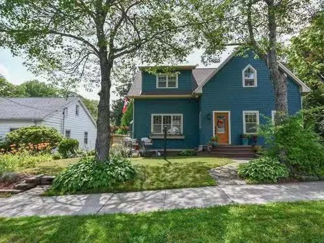 House for sale in Dartmouth, Nova Scotia