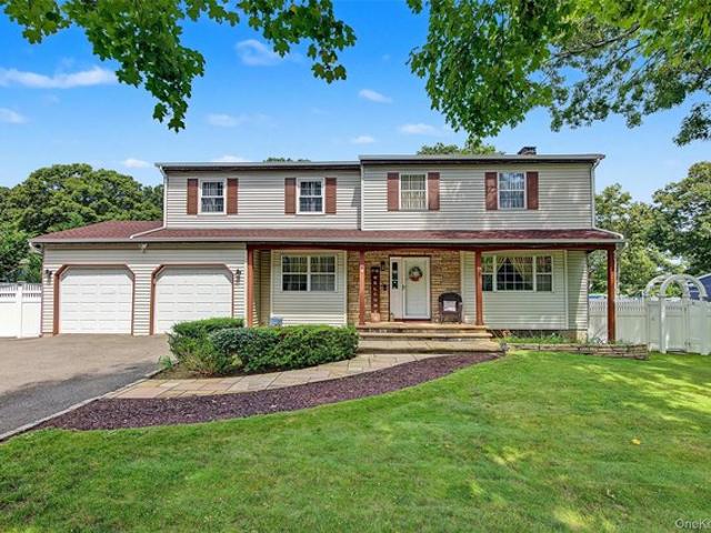 House for sale in Centereach, New York