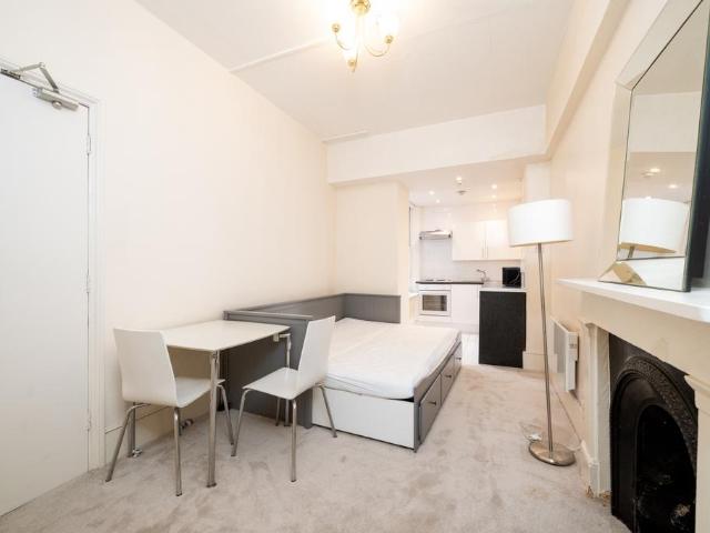 Apartment for rent in South Kensington, Greater London
