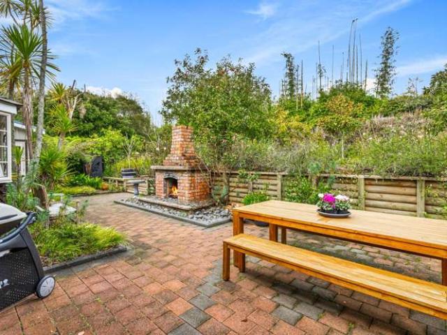 House for sale in Waimauku