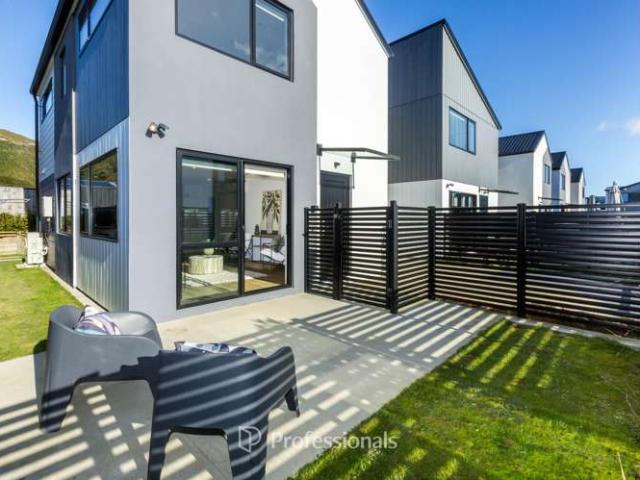 Townhouse for sale in Pauatahanui, Wellington