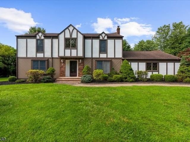 House for sale in Neshanic Station, New Jersey