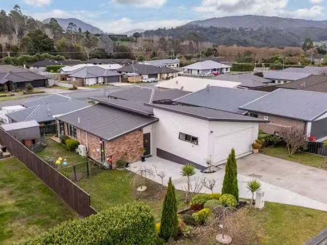 House for sale in Pauatahanui, Wellington